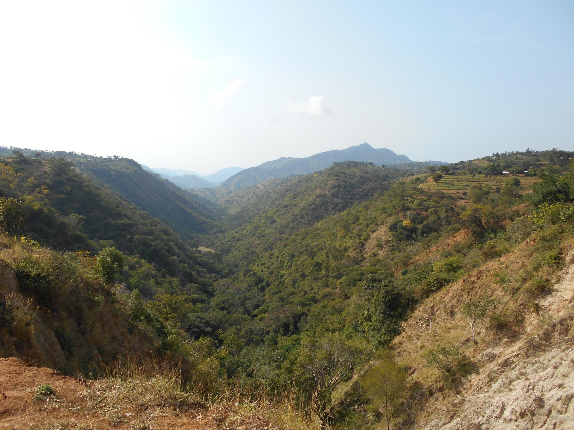 Ikoo Valley and Nzambani Falls